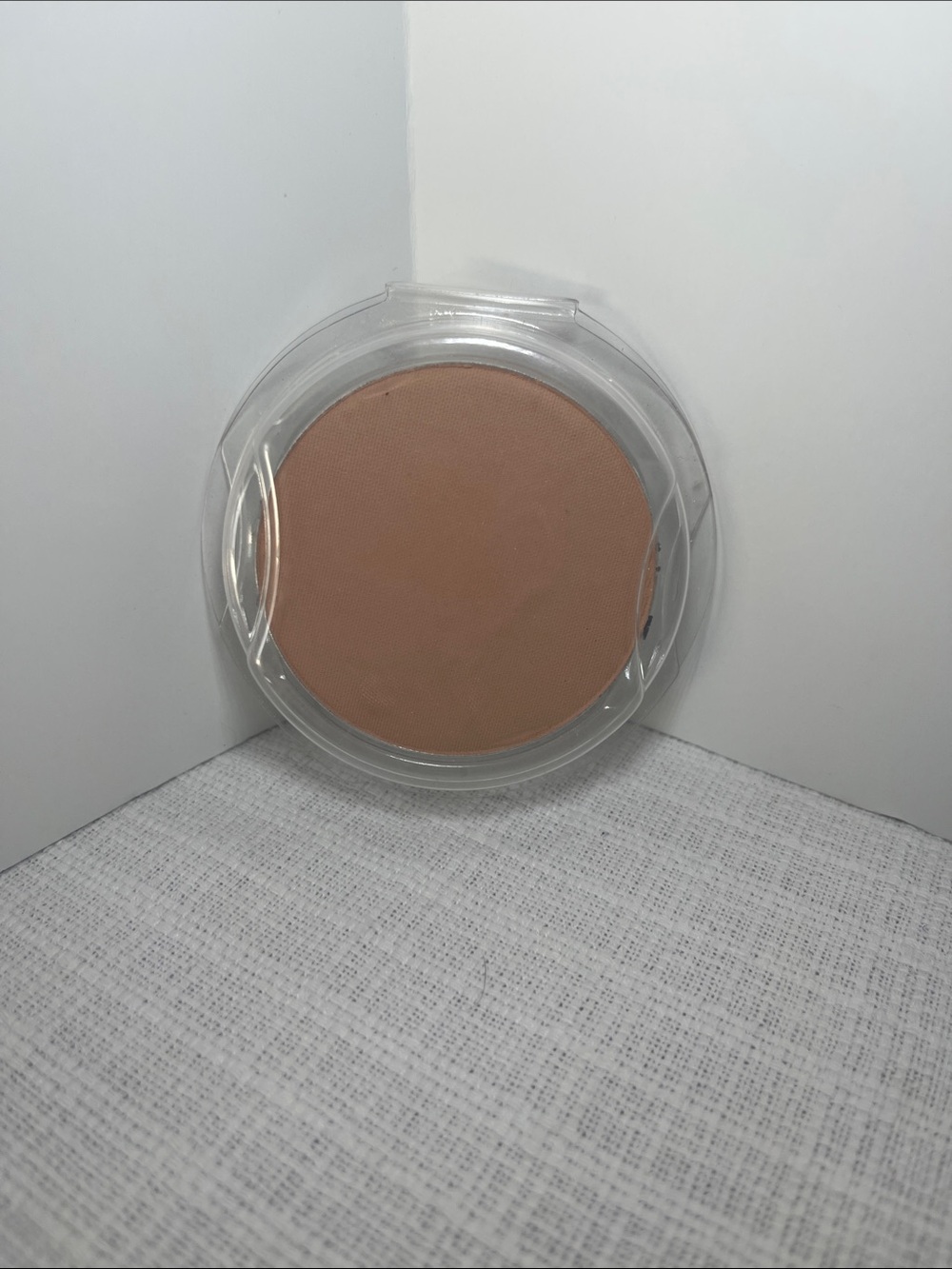 Shiseido refill The Make up Powdery foundation in shade B40. NWT